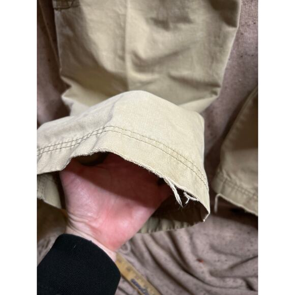 Eddie Bauer Men’s 40x30 Heavy Cargo Pants Khaki Hiking Outdoor Rugged Gorpcore - Picture 7 of 8